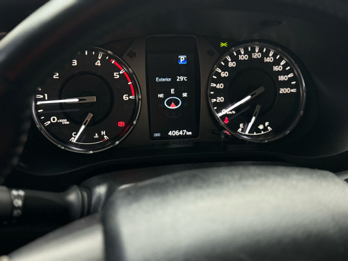 Toyota Hilux 2.8 D-4D TURBO DIESEL CD SRX 4X4 AUTOMÁTICO