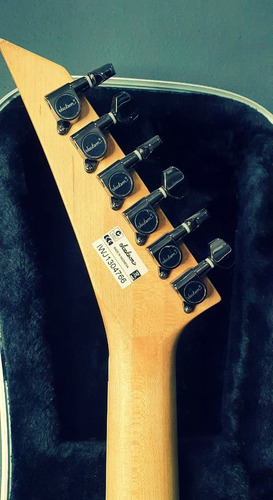 Imagen 4 de 6 de Guitarra Jackson Pro King Transparent Amber Con Estuche