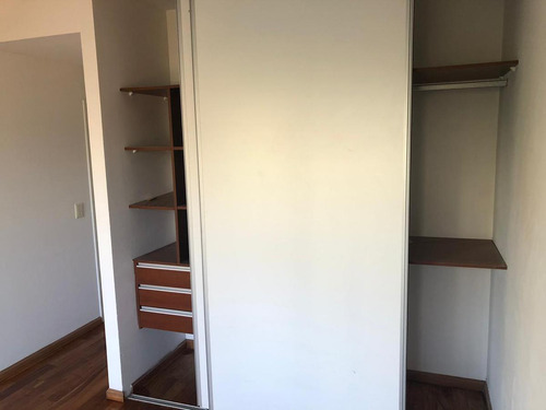 Departamento - Olivos-vias/rio