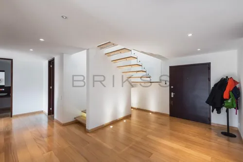 Apartamento En Arriendo En Los Rosales. Cod A1602
