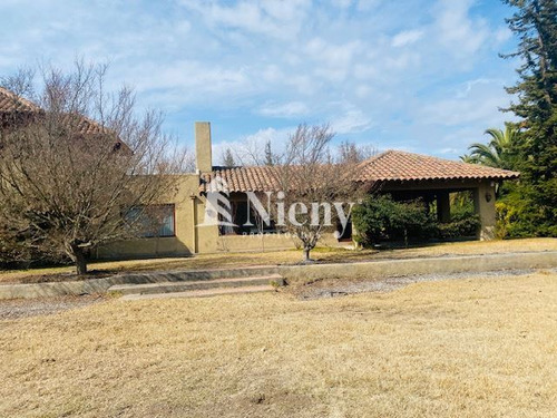 Casa En Venta De 6 Dorm. En Requínoa