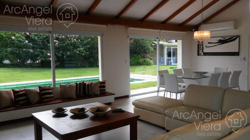 Casa Con Piscina En Playa Mansa - Punta Del Este