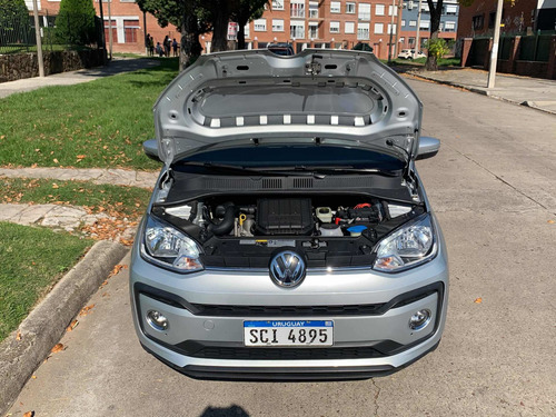Volkswagen Up! 2018 1.0 High Up! 75cv