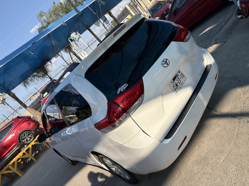 Toyota Sienna Xle At