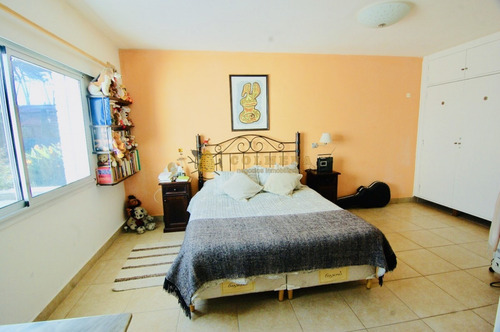 Muy Buena Casa A Pocos Metros De La Playa, Imperdible!!!- Ref: 1799