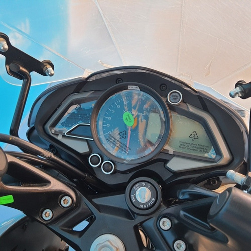Imagen 8 de 10 de Moto Pulsar Ns200 Fi 200cc Año 2022 0km Gratis Casco Nueva