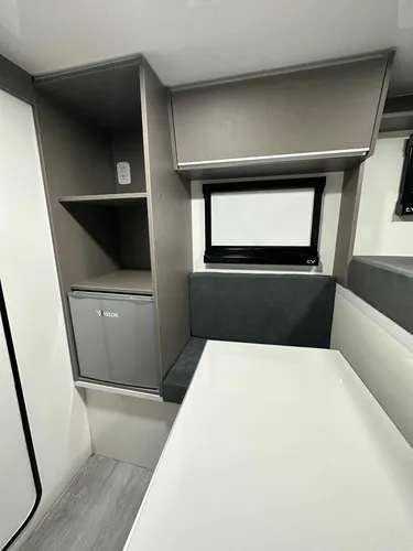 Camper Para Pickup Doble Cabina Marca Iseo