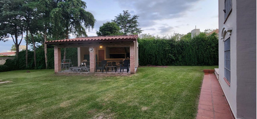 4 Dorm En Suite - Galería - Quincho - 1.500mts2 Terreno