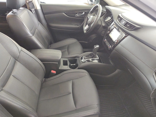 Imagen 13 de 15 de Nissan X-trail Exclusive At