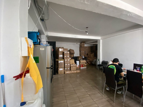 Edificio Comercial En Zona Muy Transitada