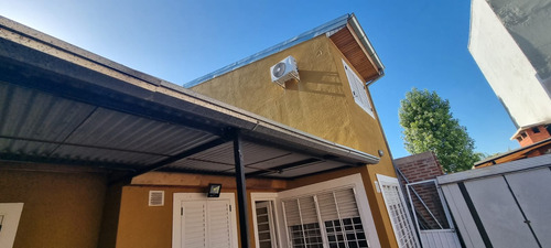 En Venta En Altos De Podesta Barrio Cerrado De 5 Ambientes 2 Baños Garage Dos Autos Fondo. Venta Inmediata F: 9511