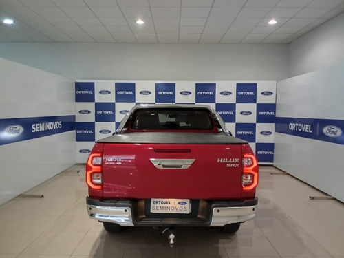 Toyota Hilux 2.8 D-4D TURBO DIESEL CD SRX 4X4 AUTOMÁTICO