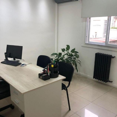 Departamento Uso Prof. 7 Oficinas A 1/2 Cuadra De Av. Córdoba, Del Hospital De Clínicas, De Facultad De Medicina Y Ciencias Económicas