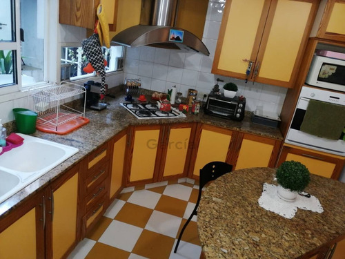 Imagen 19 de 30 de Venta De Piso Con 4 Dormitorios, Dependencia Balcón Patio Cochera