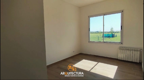 Casa 4 Dorms A Estrenar En Comarcas De Luján San Roque