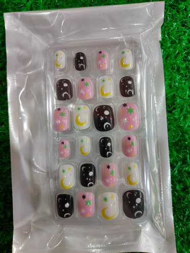 Imagen 6 de 8 de Set De Uñas Postizas Para Niñas Con Pega
