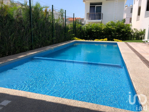 Venta Casa 2 Ambientes Ixtapa Centro