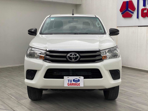 Imagen 3 de 10 de Toyota Hilux 2018 2.7 Cabina Doble Base Mt