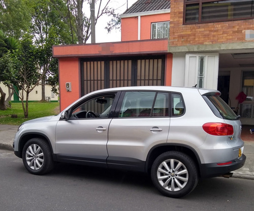 Volkswagen Tiguan Trend & Fun 2.0 Plata 5 Puertas