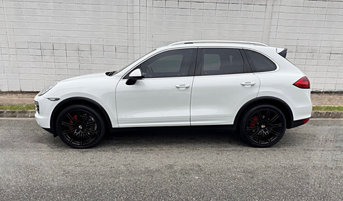 Porsche Cayenne 4.8 V8 S 5p