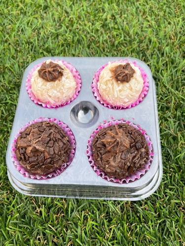 Imagem 4 de 4 de Embalagem Para 4 Brigadeiros, Doces E Trufas 25 Unidades