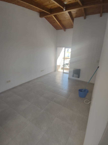 Imagen 2 de 8 de Venta Dpto - Gral Deheza N 900 . 1 Dorm - Balcon .