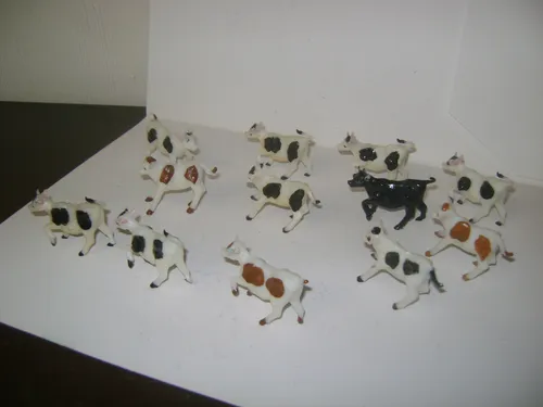 Antiguos Animalitos Tipo Eg Toys 8 Vacas 4 Terneros Razas 2 (Usado)