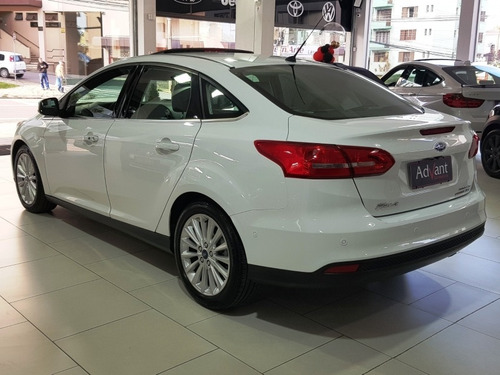 Imagem 4 de 15 de Focus 2.0 Titanium Plus Fastback 16v Flex 4p Automático
