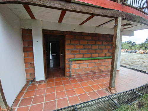 Apartaestudio En Arriendo Ubicado En San Vicente Sector Vereda San Luis (23200).