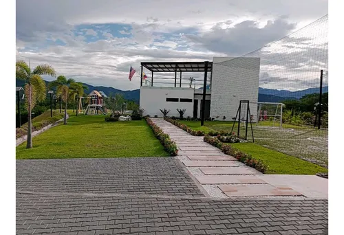 Finca Moderna En Sopetran En Venta