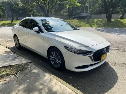 Mazda 3 2.0 Touring Hibrido At 4x2 2024
