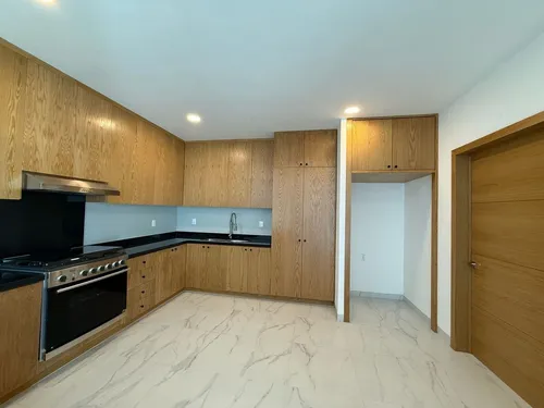 Residencia En Venta En Milenio Iii, Cotto Milenio, 4 Recámaras, Estudio, 5.5 Bañ