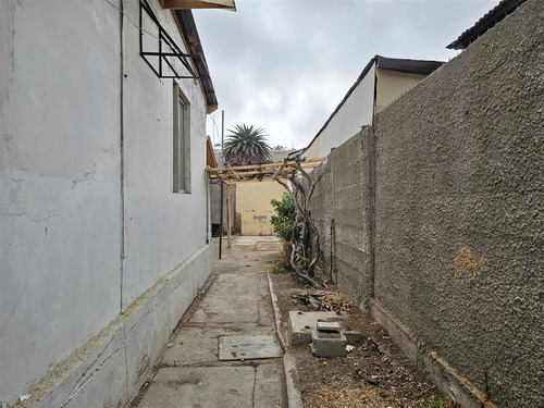 Casa En Venta De 1 Dorm. En Vallenar