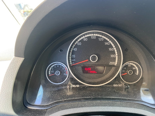 Imagem 8 de 11 de Volkswagen Up! 1.0 Mpi Move Up 12v.