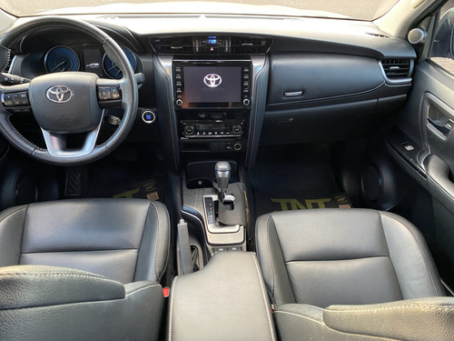 Toyota Hilux SW4 2.7 VVT-I FLEX SRV 7L 4X2 AUTOMÁTICO