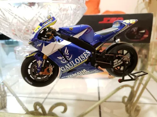 ミニカー MINICHAMPS 1/12 YAMAHA YZR-M1 2005 Minichamps 1/12 Yamaha Yzr-m1 Valentino Rossi Moto Gp 2005