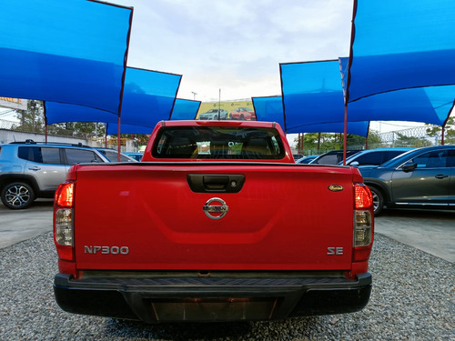 Nissan NP300 2.5 Doble cabina SE paq seguridad