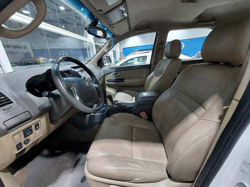 Toyota SW4 3.0 Srv Cuero I 171cv 4x4 5at