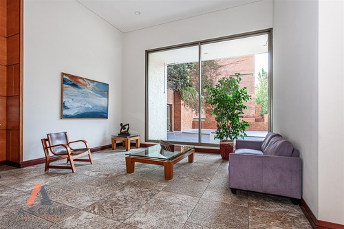 Departamento En Venta De 2 Dorm. En Las Condes