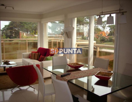 Imagen 1 de 11 de Apartamento En Playa Brava Con 3 Dormitorios