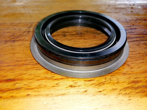 Imagen 1 de 3 de Estopera Del Piñón Para Gm Tahoe Avalanche Silverado