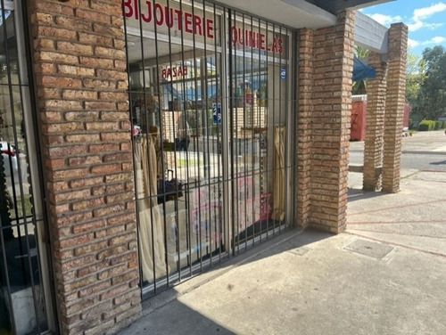 Imagen 19 de 20 de Venta , Local Comercial Completo, Complejo Buceo O Venta Llaves