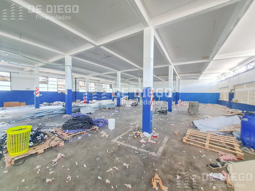 Edificio Industrial Con Gas Industrial De 7500 M2 En 3 Plantas - Bella Vista