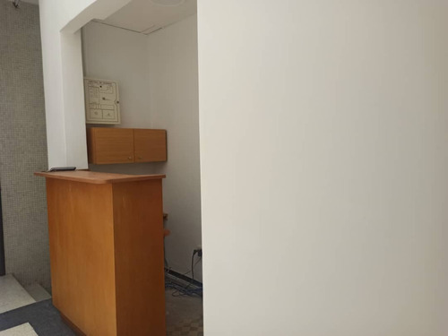 Se Alquila Excelente Local Para Oficina Distribucion De 4 Amlios Y Comodos Espacios En Una Zona Comercial Y Profesional Como Lo Es La Campiña En Caracas Em