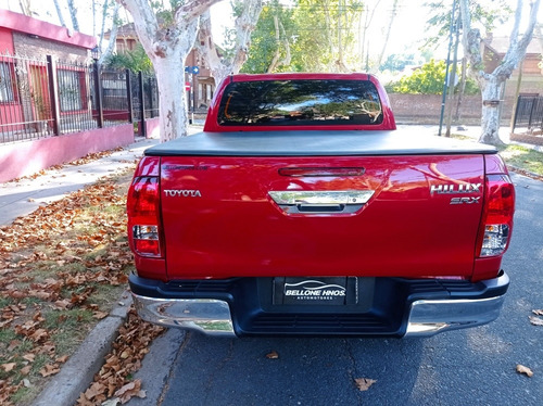 Imagen 5 de 18 de Toyota Hilux Srx 4x4 2.8 Tdi Caja Manual De 6ta Año 2018