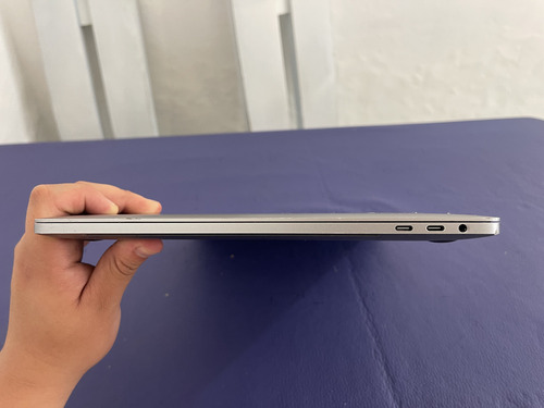 Macbook Pro Touch Bar 2018 15 PuLG 16gb Ram 512 Ssd Core I7 (Usado)