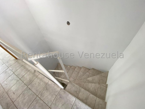 Bello Townhouse Para Seguir Remodelando A Tu Gusto