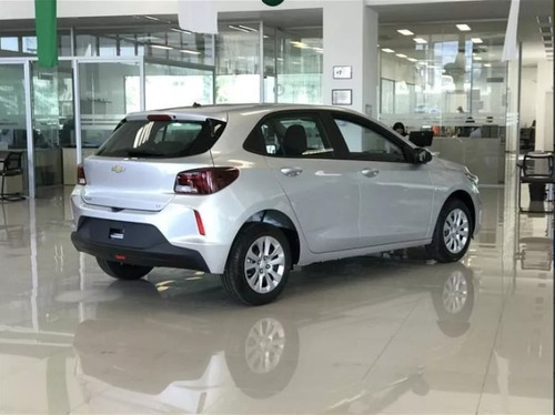 Imagen 12 de 23 de Nuevo Chevrolet Onix Ls 1.2 Nafta Manual 5 Puertas 2023
