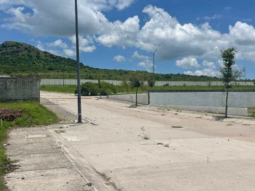 Terreno En Venta En Villas De Bernalejo, Irapuato, Gto.