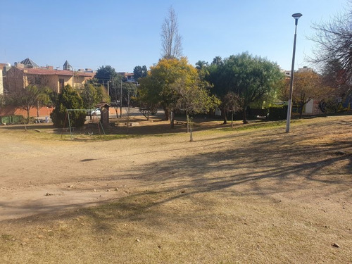 Inmueble Muy Lindo Enfrente A La Plaza